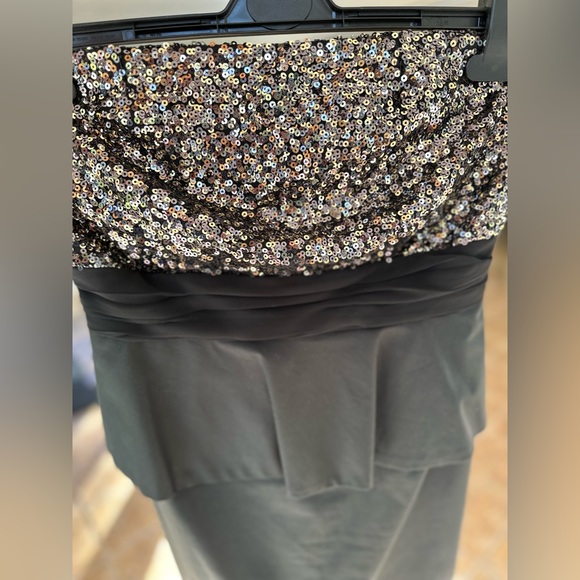 Alice & Olivia Black & Sequin ✨🖤Peplum Cocktail dress! 🥂 - Picture 13 of 13